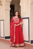 Collections de Salwar Kameez traditionnels de style indien et pakistanais en faux georgette pour femmes, avec broderies.