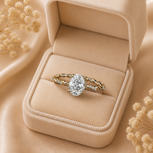 Bague de fiançailles en or jaune avec diamant moissanite ovale taillé en bande torsadée 1 CTW |   Bague de Mariage Solitaire Élégante pour Femme - Product Image 5