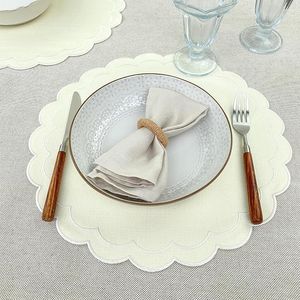 Set di 4 tovagliette in lino e cotone con ricamo floreale a festoni, 38 cm, tessuto con trama in lino naturale, lavabili in lavatrice - Product Image 4