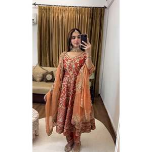 Robes de soirée de créateur, robe élégante pour les fêtes avec bas et dupatta - Product Image 3