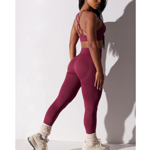 Fabricante de Conjuntos de Yoga Personalizados, Leggings y Sujetador Deportivo de Poliéster y Spandex con Diseño Personalizado, Logotipo y Bajo MOQ - Product Image 6