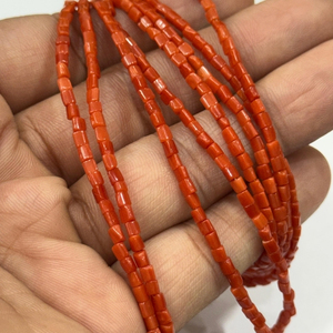 Perles de corail italien naturel en forme de cube, 2,5-3 mm, couleur rouge safran, perles percées minuscules, qualité AAAA, corail non traité, brin de pierres précieuses - Product Image 1