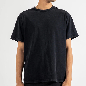เสื้อยืดโอเวอร์ไซส์ผู้ชายผ้าคอตตอนหวี 180 กรัม แขนสั้น สีพื้น รับสกรีนโลโก้ตามแบบ OEM - Product Image 3