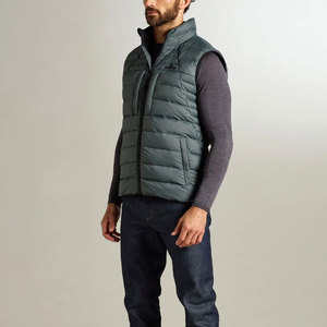 Gilet pour homme sur mesure avec des matériaux de haute qualité et un look élégant, idéal pour les activités de plein air, fournisseur en gros - Product Image 4