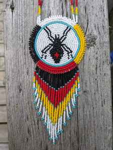 Ensemble collier et boucles d'oreilles festifs, parfaits pour les célébrations, les programmes culturels et les événements de mariage - Product Image 4