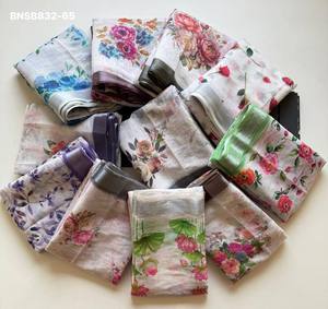 Dernière collection de saris et chemisiers élégants en lin doux avec imprimé floral numérique, fabriqués à Surat. - Product Image 2