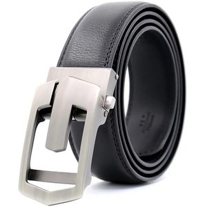 Ceinture en cuir de vachette réversible rouge avec boucle rectangulaire automatique argentée, conçue pour un usage décontracté et une mode quotidienne - Product Image 1