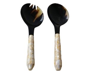 Cuillère en corne artisanale, fabriquée à partir de matériau de corne biologique, conçue comme un ustensile rustique pour servir des salades, vaisselle de cuisine - Product Image 1