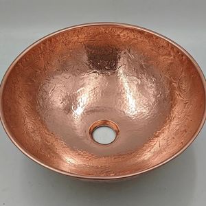 Lavabo Redondo de Cobre Martillado con Acabado Oro Rosa, Lavabo Metálico Tradicional para Uso Doméstico, Diseño Duradero - Product Image 1
