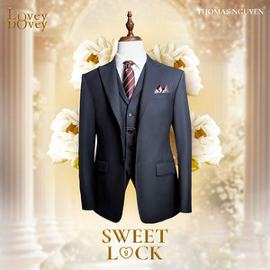 Costume de mariage sur mesure noir Sweet Lock 3 pièces - Smoking de luxe pour homme |   Collection Lovey Dovey |   Vietnam - Product Image 1