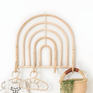 Crochets multiples en rotin arc-en-ciel pour rangement de chambre, essentiels à bon prix, pour suspendre chapeaux, sacs et vêtements - Product Image 5