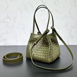 Bolso de cuero tejido para mujer, bolso pequeño tipo bandolera, bolso de mano de cuero genuino tejido a mano, bolso de diseñador minimalista para damas - Product Image 4