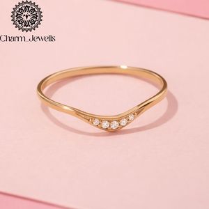 Bague de Fiançailles Minimaliste pour Femme Charm_Jewells en Or 18K Plaqué Or avec Moissanite Certifiée IGI, Sertissage à Griffes, Coupe Coussin - Product Image 1