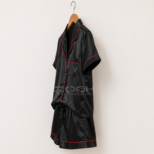 Conjunto de Pijama de Satén para Mujer con Logotipo Personalizado de la Hermandad Griega Delta Sigma de Cosh International, Manga Corta, Negro con Ribete Rojo - Product Image 3