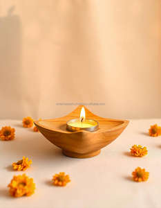 เชิงเทียน Diwali ทำด้วยมือทำจากไม้ขาตั้งสำหรับตกแต่งเหมาะสำหรับการจัดแสงตามเทศกาลและการตกแต่งบ้านที่หรูหรา - Product Image 1