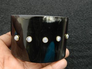 MN EXPORTS Pulseras de Cuerno de Vaca para Mujer, Diseño Moderno con Forma de Animal, Estilo Cristiano, Regalo para Mujer, Hecho en Uttar Pradesh - Product Image 6