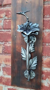 Wrought iron door handle featuring an exquisite floral design and a painted finish – a decorative accent for gates or doors. - Product Image 5