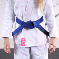 Kimono de BJJ blanc pour homme, coupe classique, 100% coton respirant, logo imprimé par transfert thermique sur la manche droite, TITAN TREAD WEAR, 380g, durable