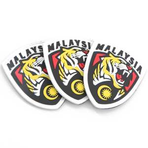 ป้าย PVC แบบกำหนดเองสำหรับหมวกและเสื้อผ้า |   แผ่นปะติดตัดตรงด้วยเลเซอร์ |   ป้ายแบรนด์ปักลายนูน 3 มิติ ประดับด้วยลูกปัดเย็บติด - Product Image 2