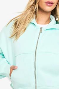 Conjunto de Sudadera con Capucha y Pantalones Cortos de Algodón para Mujer, Personalizable con Logotipo por Sublimación - Product Image 3