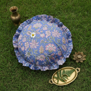 Housse de coussin décorative ronde en coton avec volants |   16x16 pouces |   Fermeture à cordon |   Bleu périvinyle |   Faible MOQ Vente en gros Inde - Product Image 2