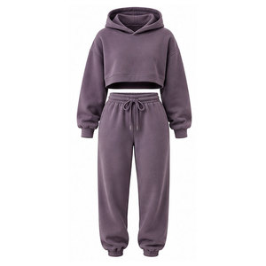Ensemble de sweats à capuche courts avec haut et bas assortis, tissu doux, coupe confortable et style simple pour femmes - Product Image 1