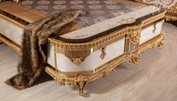 Ensemble de chambre à coucher de luxe en bois de teck massif, style mi-siècle, antique, pour appartement ou hôtel, avec lit king-size sculpté doré, armoire et 2 tables de nuit, coiffeuse