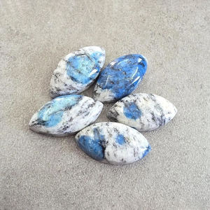 Aamna Gems Pierre précieuse naturelle turquoise taille ovale cabochon calibrée de qualité supérieure avec expertie tierce pour la fabrication de bijoux - Product Image 3