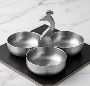 Servidor de Nueces de Acero Inoxidable con 3 Compartimentos, Bandeja Metálica para Frutos Secos - Product Image 1