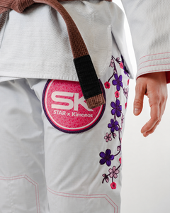 ชุดยิมโนะ Star X Kimonos 450GSM สำหรับนักกีฬา BJJ ระดับมืออาชีพ ผ้าเพิร์ลวีฟคุณภาพพรีเมียม ชุดฝึกซ้อมและแข่งขัน ยิวยิตสู  รับผลิตตามแบบ (OEM) - Product Image 5