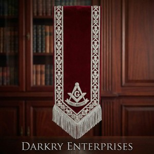 Bannière maçonnique de pasteur-maître en fil de soie brodé à la main, en velours rouge, pour la loge, avec broderie argentée sur mesure - Product Image 1