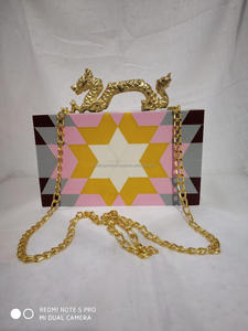 Bolso de Mano Tipo Clutch para Mujer, Diseño de Ángel, Resina Hecha a Mano, Pedrería, Colores y Tamaños Personalizados para Bodas, Fiestas y Manualidades - Product Image 6