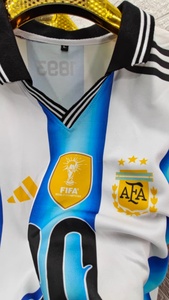 เสื้อฟุตบอลอาร์เจนตินาสำหรับเด็กและผู้ชาย คอกลม แขนสั้น ผ้าโพลีเอสเตอร์ สำหรับแฟนบอลและชุดแข่งขัน - Product Image 4