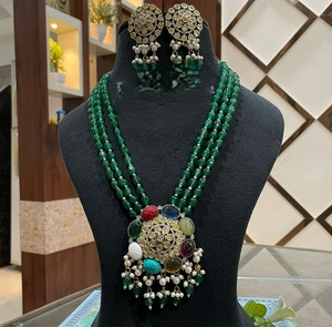 ชุดสร้อยคอพร้อมต่างหูประดับด้วยทองคำชุบคุณภาพดีเยี่ยม ดีไซน์คลาสสิก ประดับด้วยหินคุณภาพสูง เหมาะสำหรับงานแต่งงาน งานหมั้น และงานเลี้ยงต่างๆ สำหรับผู้หญิง - Product Image 2