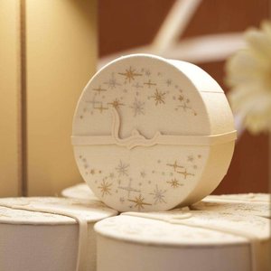 Boîte à parfum ronde rigide en bois personnalisée avec broderie tissée textile, emballage cadeau cosmétique de luxe pour étui d'huiles essentielles - Product Image 2