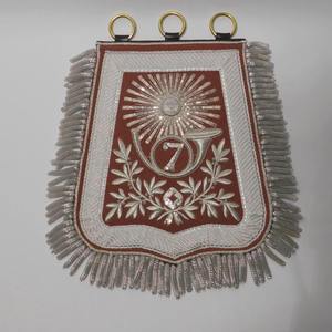 Drapeau de luxe haut de gamme blanc en tissu tissé avec broderie filaire et aimants à coudre - Product Image 1