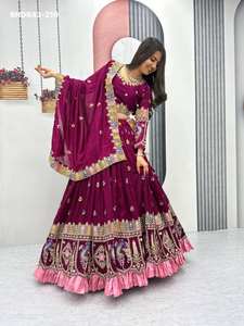 Elegante Conjunto de Lehenga-Choli-Dupatta para Festivales con Bordado Vichitra, Cordón, Lentejuelas e Hilo con Trabajo Dori, Moda Femenina - Product Image 5
