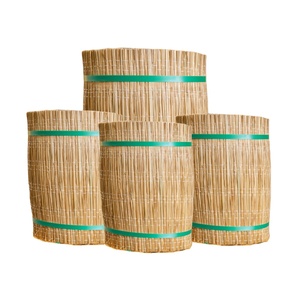 Améliorez votre décoration intérieure avec le meilleur du Vietnam: le tapis de carex exporté 45cm x 20cm pour tous les espaces - Product Image 1