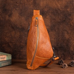 Sac de poitrine en cuir véritable pour professionnels, très demandé, avec plusieurs poches, coutures renforcées et sangle de poitrine/épaule durable. - Product Image 4