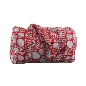Sac de voyage léger et luxueux en coton 100% matelassé, style bohème floral fait main, imprimé indien au bloc, idéal pour les escapades de week-end - Product Image 5