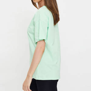 Conjunto de Dos Piezas a la Moda para Mujer, Top y Shorts Elegantes a Juego, Atuendo Casual de Verano, Ligero, Inspirado en las Tendencias, Conjunto Coordinado - Product Image 4