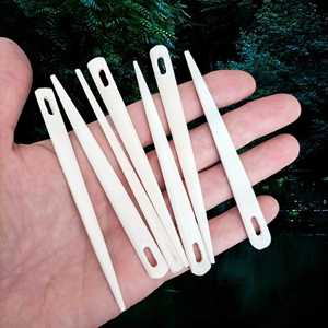 Aguja de Nalbinding de Hueso de Búfalo Pulido Largo de 9 cm con Ojo Pequeño, Tallada a Mano, Ecológica, Coleccionable, de Alta Calidad - Product Image 1