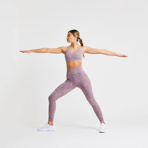 Ensemble de yoga sans couture personnalisé pour femme, imprimé animal, 2 pièces, legging taille haute et brassière de sport, idéal pour la gym et le fitness - Product Image 1