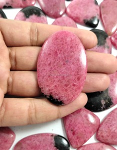 Vente en gros de cabochons en rhodonite rose naturelle, pierres précieuses brutes de 25 mm à 40 mm pour la fabrication de bijoux - Product Image 3