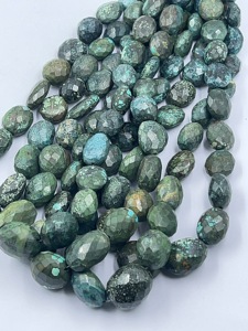 Cuentas de Turquesa Tibetana Natural Facetadas Ovaladas de 13-20 mm, Hilo de 14 Pulgadas para la Fabricación de Joyas - Product Image 1