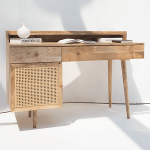 Escritorio de Madera con Puerta de Ratán Vandana Vesta Altis, Muebles de Oficina Modernos de Madera Maciza Natural - Product Image 1