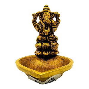 Figurine artisanale en laiton antique patiné du Dieu Ganesha, base de Diya, décoration religieuse traditionnelle, décoration de table pour la maison - Product Image 1