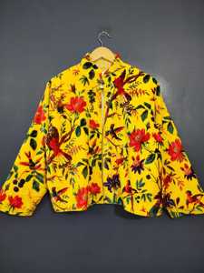 เสื้อแจ็คเก็ตลำลองพิมพ์ลายดอกไม้สีเหลือง คอจีน แขนยาว ทรงหลวม สวมใส่สบายในฤดูร้อน ผลิตจากผ้าโพลีเอสเตอร์ทอ แขนยาว ปักลาย - Product Image 5
