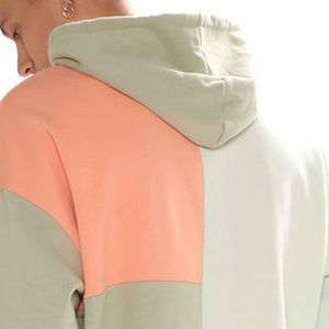 Sweat à capuche patchwork pour homme, vert sauge et pêche, avec poche kangourou, OEM ODM, vêtements en gros - Product Image 2