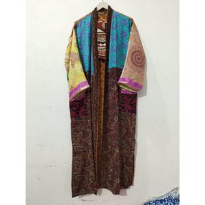 ชุดคลุมกิโมโนไหมอินเดียแท้ 100% สำหรับฤดูหนาว คอวี ปิดด้วยเชือกผูก ยาวเต็มตัว แขนยาว เนื้อผ้านุ่ม สไตล์วินเทจ เหมาะสำหรับงานปาร์ตี้ริมชายหาด - Product Image 2